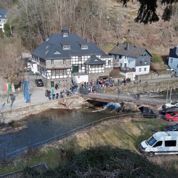 Monschau 2022: Wettkampf trotz extrem niedrigem Wasserstand